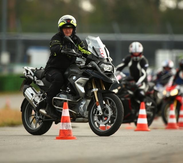 Motorrad Tourenfahrer in der Pfalz